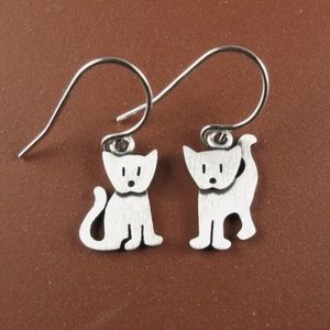 Rare Vintage Stick Man tiny cat dangle earrings Pewter 92t